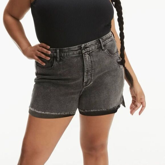 GOOD AMERICAN GOOD CURVE DENIM SHORTS HIGH RISE DISTRESSED NWT - Picture 4 of 14